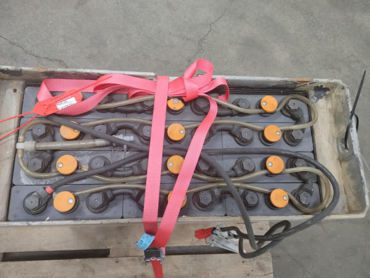 Battery 24V 465Ah - Akumulátor pro Manipulační technika: obrázek 4 Battery 24V 465Ah - Akumulátor pro Manipulační technika: obrázek 4