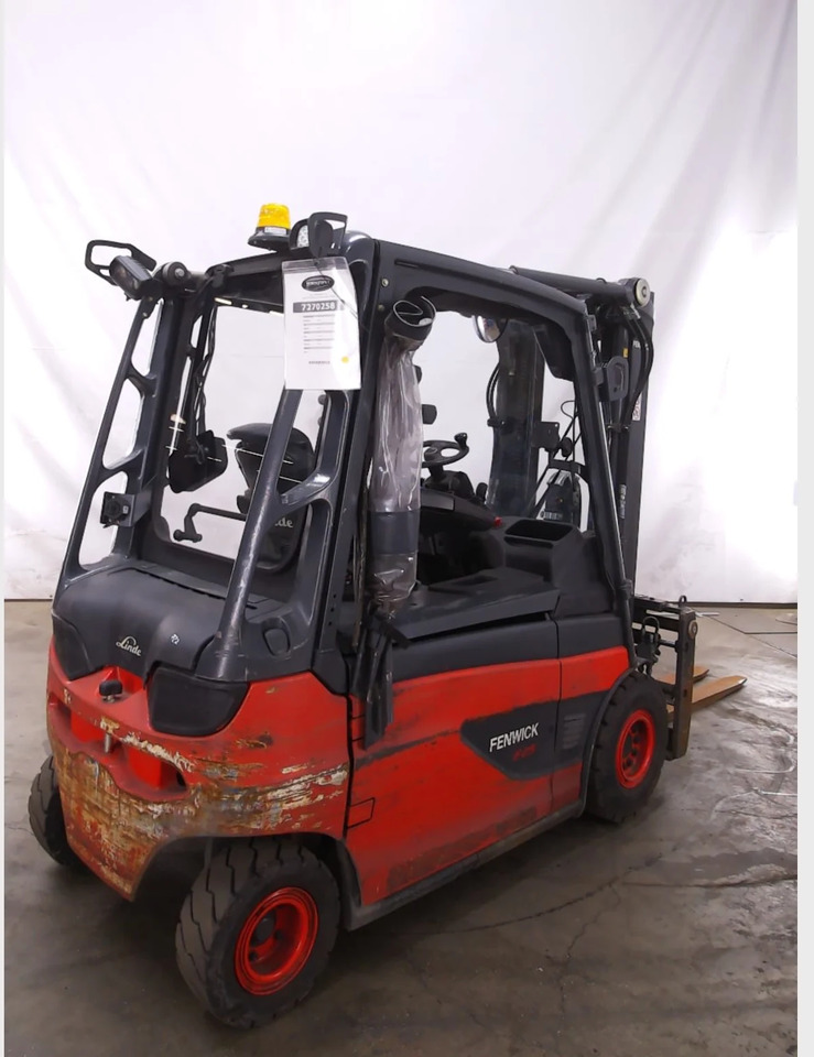 Linde E25L-01 - Elektrický vysokozdvižný vozík: obrázek 3 Linde E25L-01 - Elektrický vysokozdvižný vozík: obrázek 3