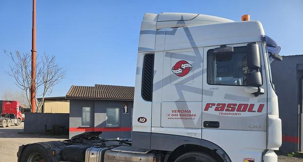 DAF XF-460 EURO 6 impianto idraulico - Tahač: obrázek 2 DAF XF-460 EURO 6 impianto idraulico - Tahač: obrázek 2