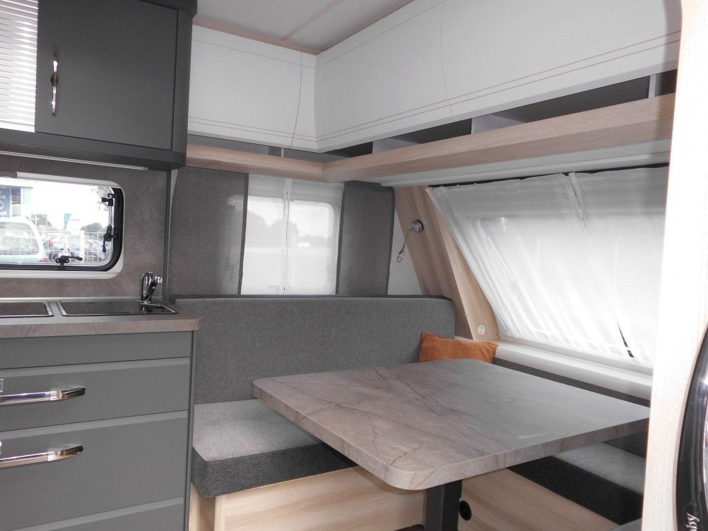 Hobby De Luxe 495 WFB 2026 AUTARK Ambiente 1800kg.++ - Karavan: obrázek 5 Hobby De Luxe 495 WFB 2026 AUTARK Ambiente 1800kg.++ - Karavan: obrázek 5
