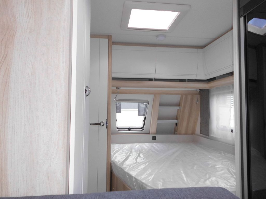 Karavan Hobby De Luxe 540 KMFe 2026 GARAGE AUTARK 1800kg.: obrázek 10 Karavan Hobby De Luxe 540 KMFe 2026 GARAGE AUTARK 1800kg.: obrázek 10