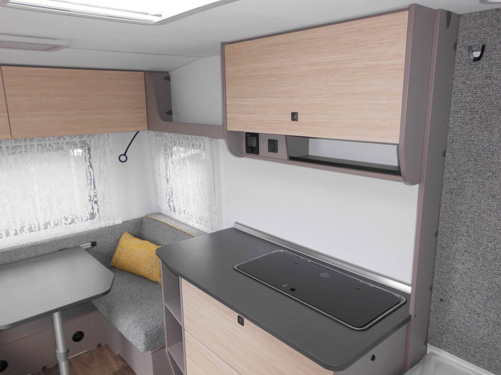 Karavan Next NEXT 380 Neuheit # Alle Pakete #: obrázek 8 Karavan Next NEXT 380 Neuheit # Alle Pakete #: obrázek 8