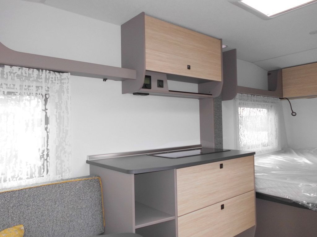 Karavan Next NEXT 380 Neuheit # Alle Pakete #: obrázek 10 Karavan Next NEXT 380 Neuheit # Alle Pakete #: obrázek 10