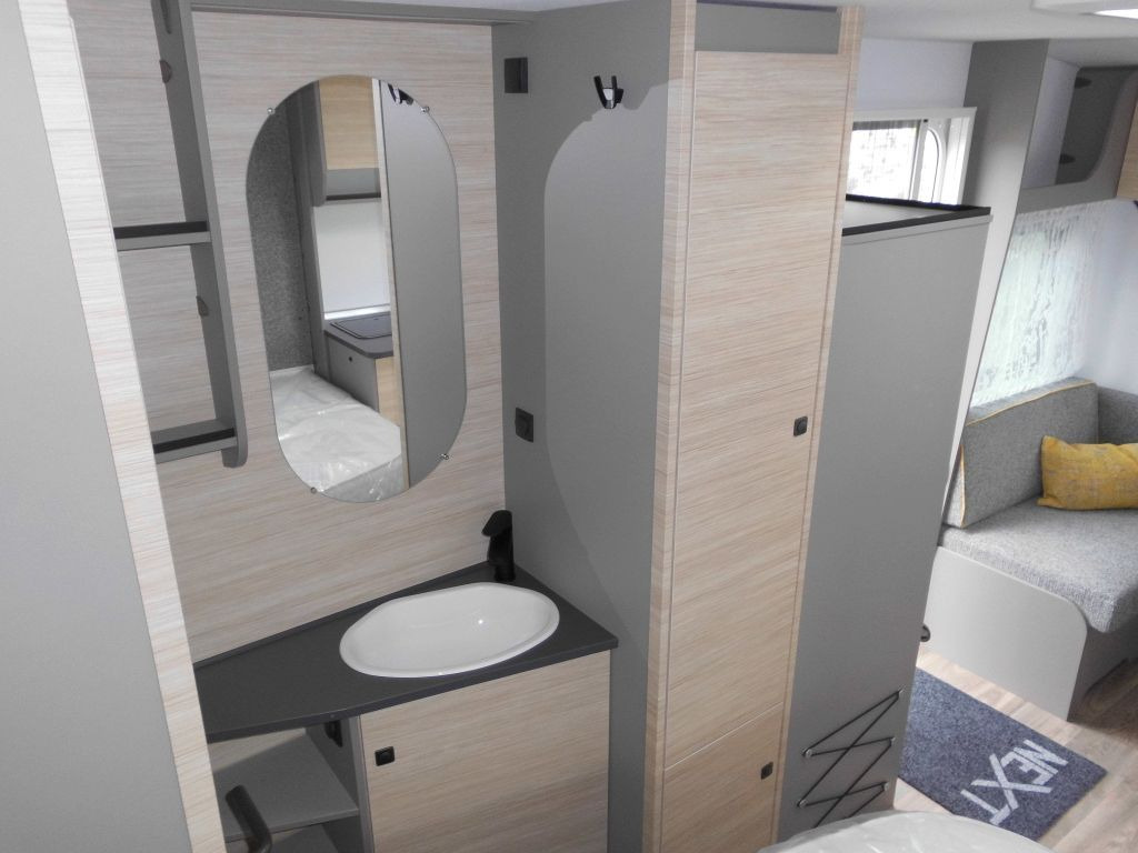 Karavan Next NEXT 380 Neuheit # Alle Pakete #: obrázek 14 Karavan Next NEXT 380 Neuheit # Alle Pakete #: obrázek 14