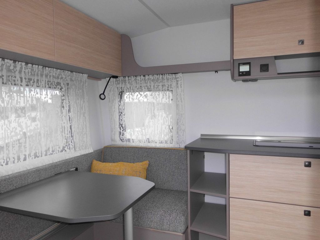 Karavan Next NEXT 380 Neuheit # Alle Pakete #: obrázek 7 Karavan Next NEXT 380 Neuheit # Alle Pakete #: obrázek 7