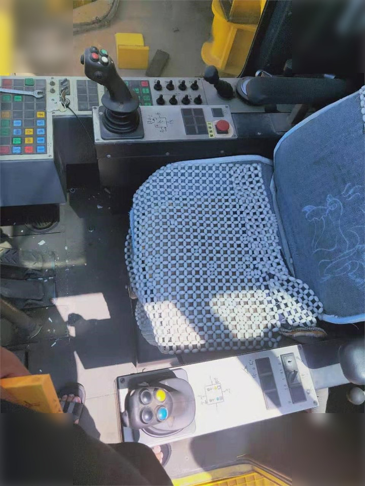 1994 LIEBHERR LHM1200HD - Samostavitelný jeřáb: obrázek 5 1994 LIEBHERR LHM1200HD - Samostavitelný jeřáb: obrázek 5