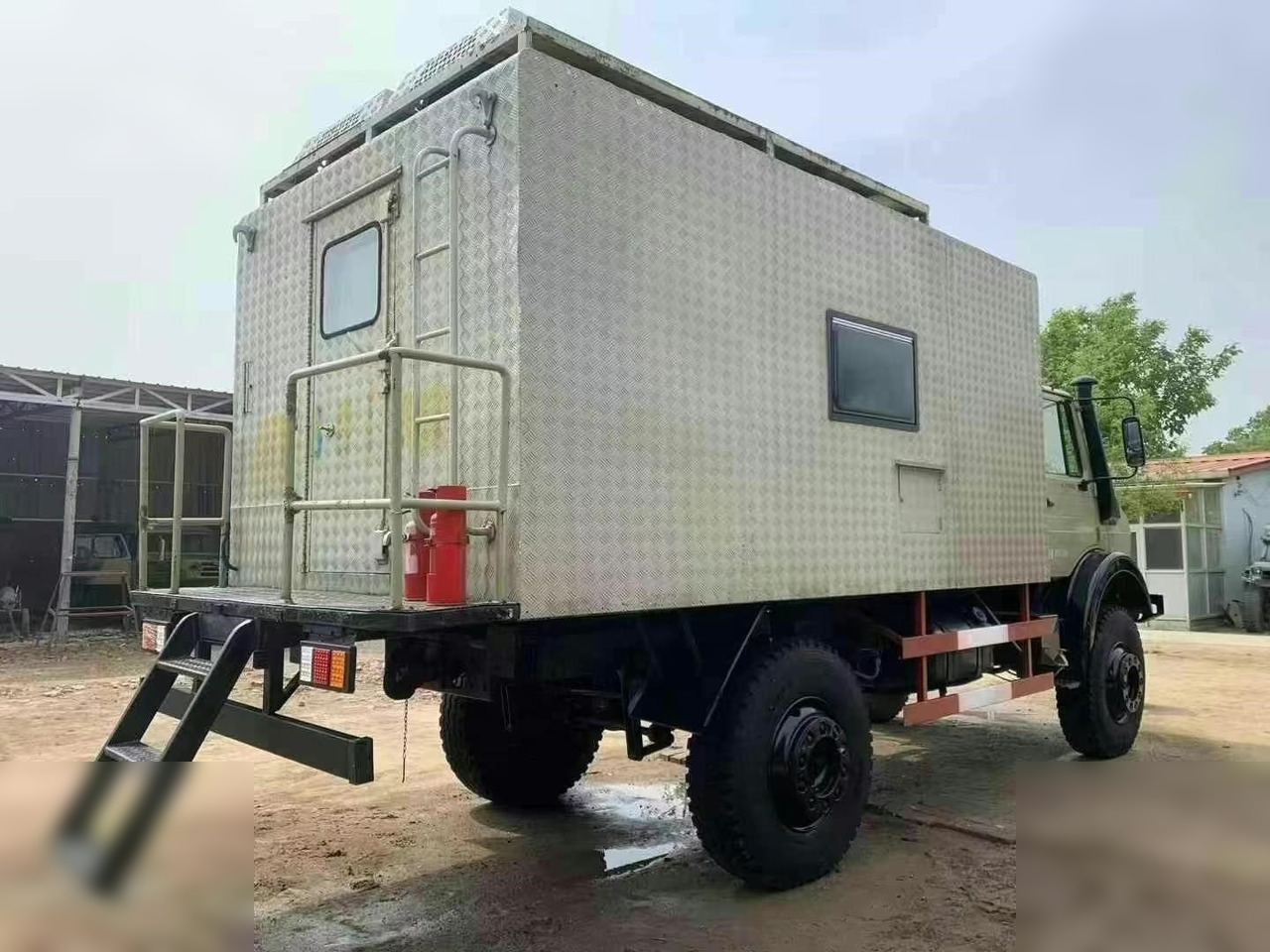 1995 MERCEDES-BENZ UNIMOG 2150 - Podvozek s kabinou: obrázek 3 1995 MERCEDES-BENZ UNIMOG 2150 - Podvozek s kabinou: obrázek 3