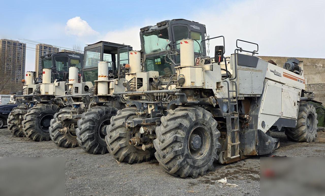 2010 WIRTGEN WR2500S - Zemní fréza: obrázek 1 2010 WIRTGEN WR2500S - Zemní fréza: obrázek 1