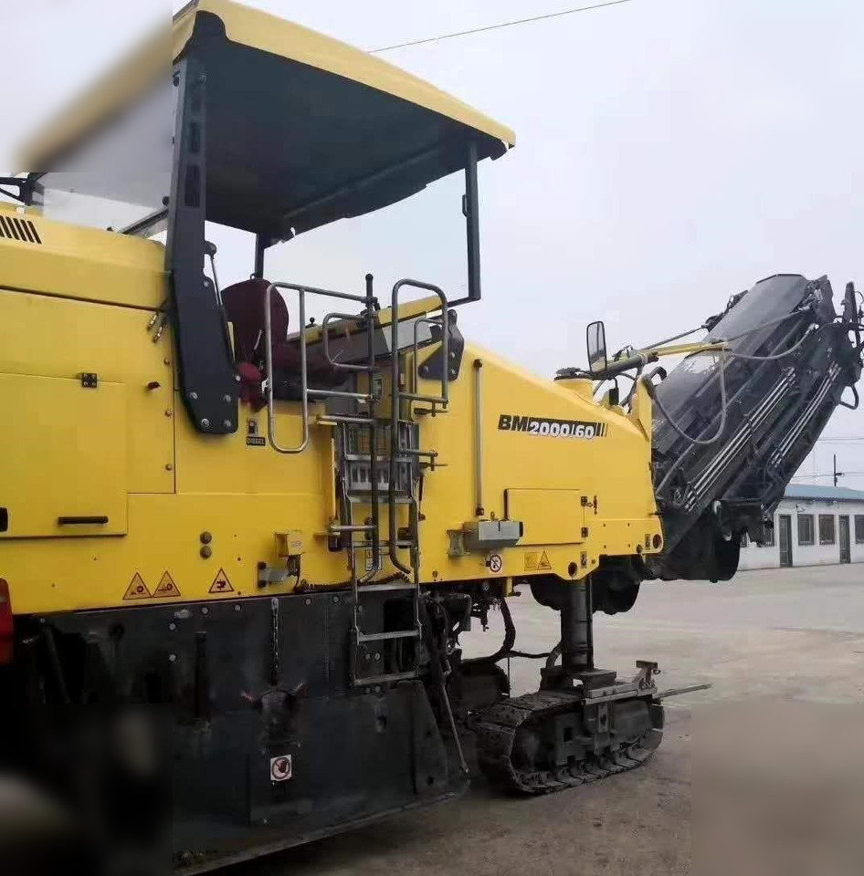 2015 BOMAG BM2000/60-2 - Silniční fréza: obrázek 2 2015 BOMAG BM2000/60-2 - Silniční fréza: obrázek 2