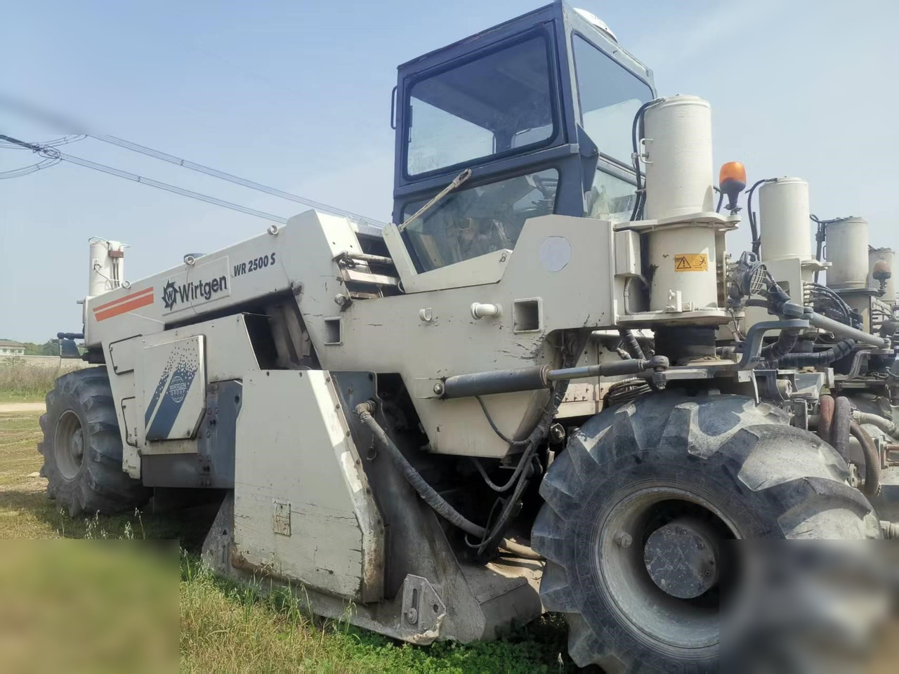 WIRTGEN WR2500 - Zemní fréza: obrázek 2 WIRTGEN WR2500 - Zemní fréza: obrázek 2