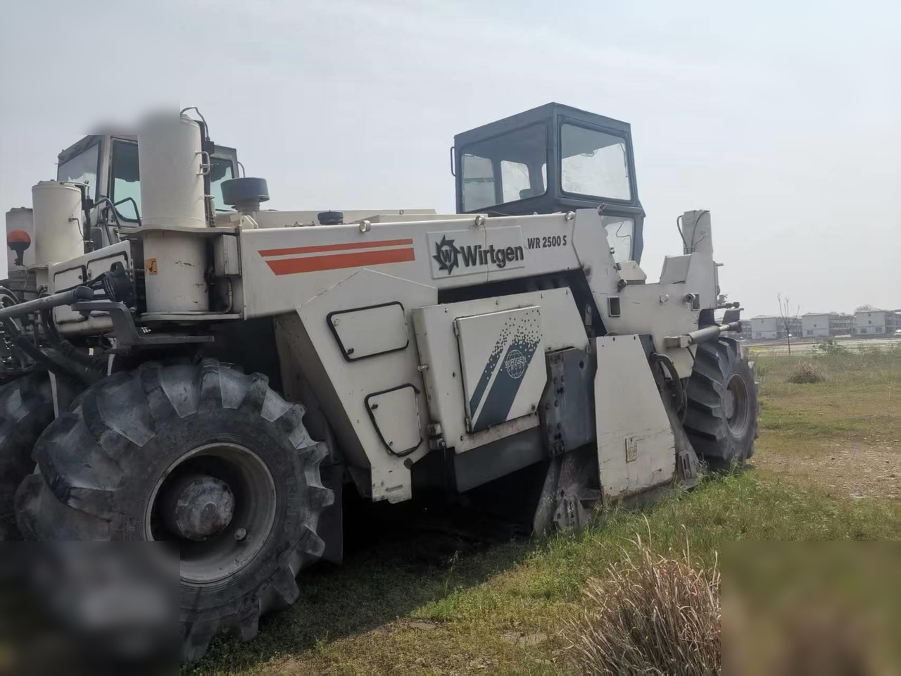 WIRTGEN WR2500 - Zemní fréza: obrázek 1 WIRTGEN WR2500 - Zemní fréza: obrázek 1