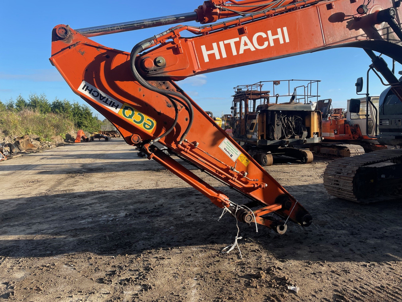 HITACHI ZX225USLC-6 - Pásové rýpadlo: obrázek 4 HITACHI ZX225USLC-6 - Pásové rýpadlo: obrázek 4