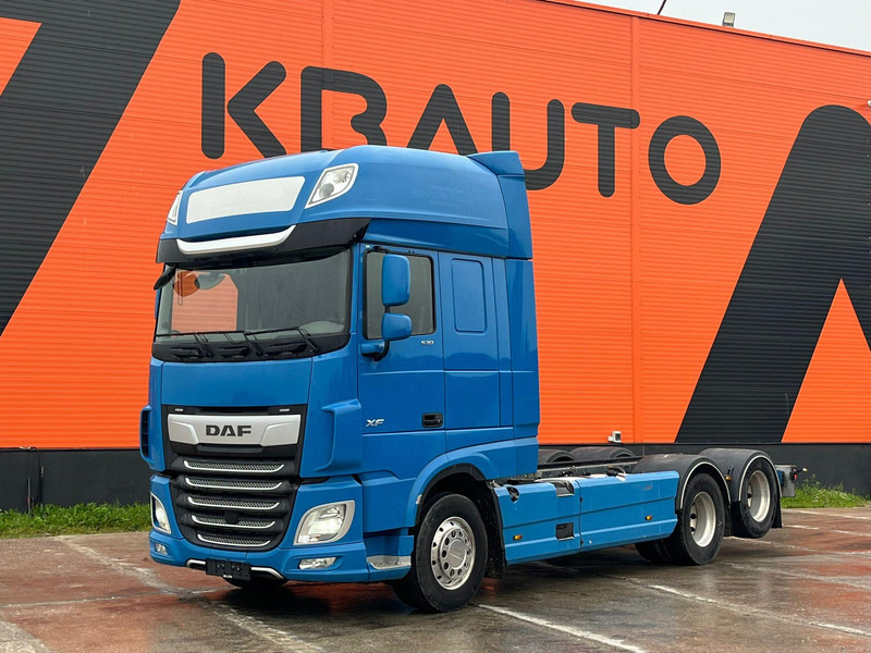 DAF XF 530 6x2 PTO / CHASSIS L=6074 mm - Podvozek s kabinou: obrázek 1 DAF XF 530 6x2 PTO / CHASSIS L=6074 mm - Podvozek s kabinou: obrázek 1