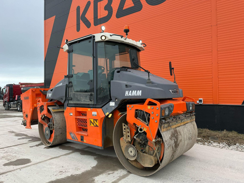 Hamm DV+ 90i VO-S Sand spreader BSWA 1700 - Válec: obrázek 4 Hamm DV+ 90i VO-S Sand spreader BSWA 1700 - Válec: obrázek 4