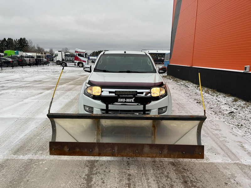 Isuzu D-max 4x4 SNOW PLOW & SPREADER - Pick-up: obrázek 3 Isuzu D-max 4x4 SNOW PLOW & SPREADER - Pick-up: obrázek 3