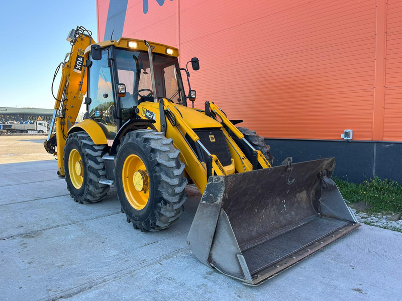 JCB 4 CX 4x4 - Rýpadlo-nakladač: obrázek 4 JCB 4 CX 4x4 - Rýpadlo-nakladač: obrázek 4
