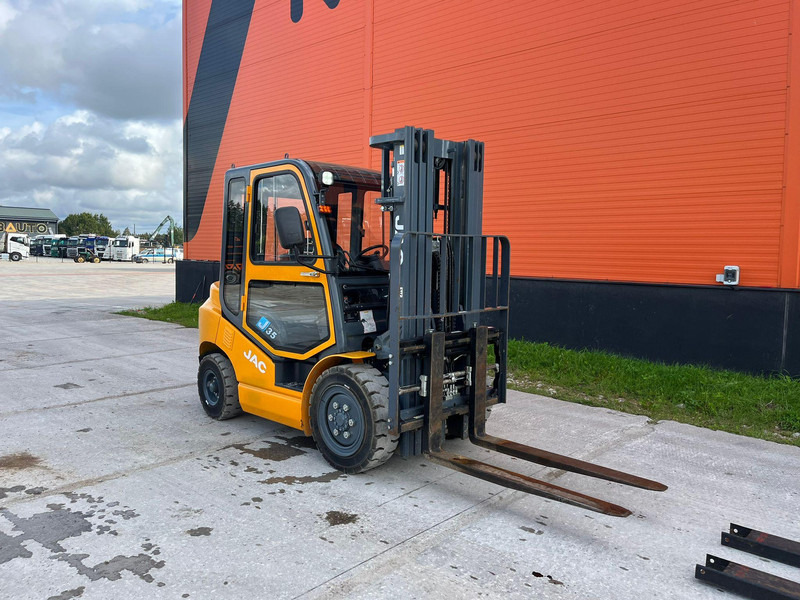 Jac CPCD 35 J RATED CAPACITY 3500 kg / LIFTING HEIGHT 4800 mm - Dieselový vysokozdvižný vozík: obrázek 3 Jac CPCD 35 J RATED CAPACITY 3500 kg / LIFTING HEIGHT 4800 mm - Dieselový vysokozdvižný vozík: obrázek 3