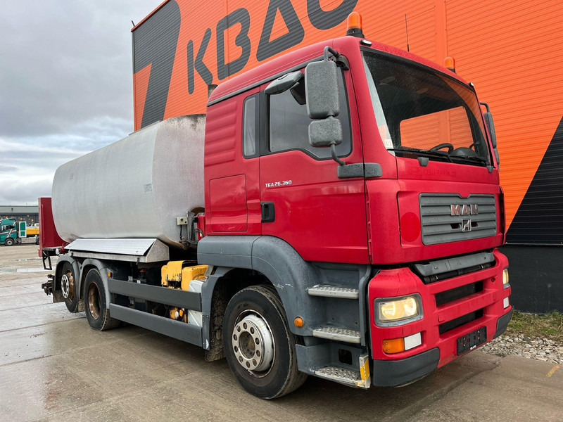 MAN TGA 26.360 6X2 Schäfer SRH 10000 / 3105 hours - Cisternové vozidlo: obrázek 3 MAN TGA 26.360 6X2 Schäfer SRH 10000 / 3105 hours - Cisternové vozidlo: obrázek 3