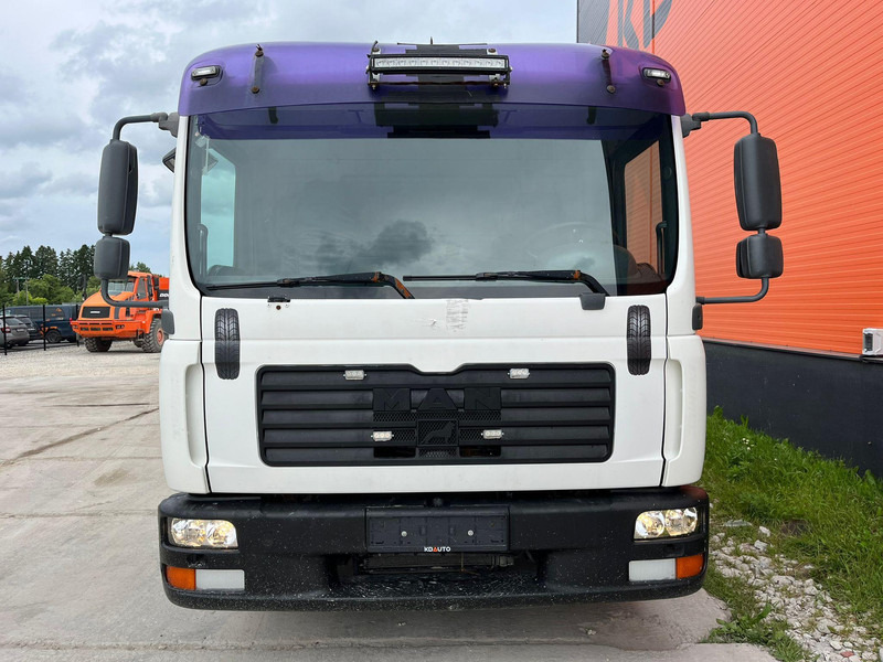 MAN TGL 8.180 4x2 PK4200 YEAR 2013 / PLATFORM L=3710 mm - Nákladní automobil valníkový/ Plošinový, Auto s hydraulickou rukou: obrázek 3 MAN TGL 8.180 4x2 PK4200 YEAR 2013 / PLATFORM L=3710 mm - Nákladní automobil valníkový/ Plošinový, Auto s hydraulickou rukou: obrázek 3