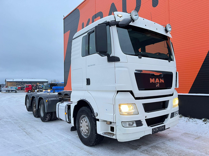 MAN TGX 35.540 8x4*4 9 TON FRONT AXLE / HYDRAULICS / PTO / INTARDER / CHASSIS L=6850 mm - Podvozek s kabinou: obrázek 4 MAN TGX 35.540 8x4*4 9 TON FRONT AXLE / HYDRAULICS / PTO / INTARDER / CHASSIS L=6850 mm - Podvozek s kabinou: obrázek 4