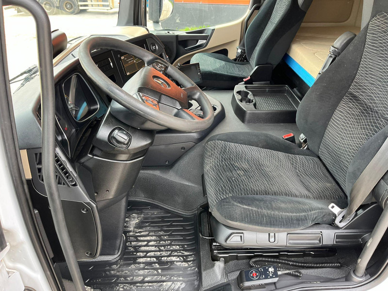 Chladírenský nákladní automobil Mercedes-Benz Actros 1827 4x2 TK UT SPECTRUM / BOX L=8429 mm: obrázek 20