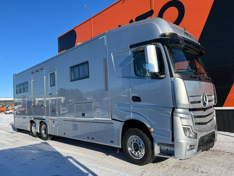 Mercedes-Benz Actros 2551 STX 6x2*4 - Auto na přepravu koní: obrázek 2 Mercedes-Benz Actros 2551 STX 6x2*4 - Auto na přepravu koní: obrázek 2