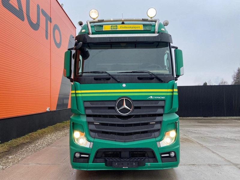 Mercedes-Benz Actros 3563 8x4*4 RETARDER / TANK 34000 l - Cisternové vozidlo: obrázek 3 Mercedes-Benz Actros 3563 8x4*4 RETARDER / TANK 34000 l - Cisternové vozidlo: obrázek 3