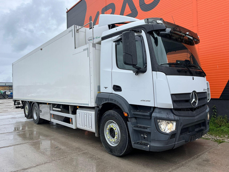 Mercedes-Benz Antos 2535 6x2*4 SUPRA 850 / BOX L=9461 mm - Chladírenský nákladní automobil: obrázek 4 Mercedes-Benz Antos 2535 6x2*4 SUPRA 850 / BOX L=9461 mm - Chladírenský nákladní automobil: obrázek 4