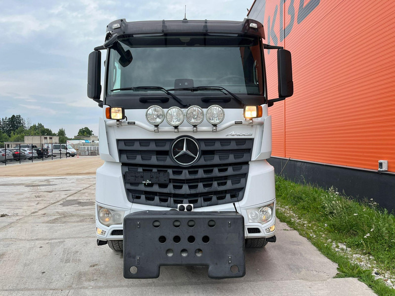 Mercedes-Benz Arocs 3242 8x4 PK22002 / RETARDER / SNOW PLOW EQUIPMENT / GRAPPLE - Hákový nosič kontejnerů, Auto s hydraulickou rukou: obrázek 3 Mercedes-Benz Arocs 3242 8x4 PK22002 / RETARDER / SNOW PLOW EQUIPMENT / GRAPPLE - Hákový nosič kontejnerů, Auto s hydraulickou rukou: obrázek 3