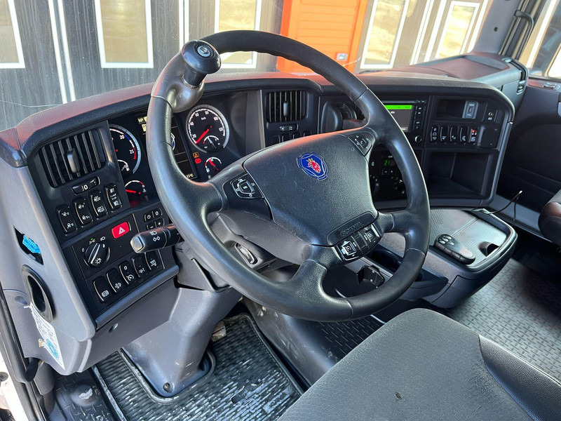 Interior photo 1: Scania R 490 6x2*4 FOR SALE AS CHASSIS / RETARDER / CHASSIS L=7300 mm leasing Scania R 490 6x2*4 FOR SALE AS CHASSIS / RETARDER / CHASSIS L=7300 mm