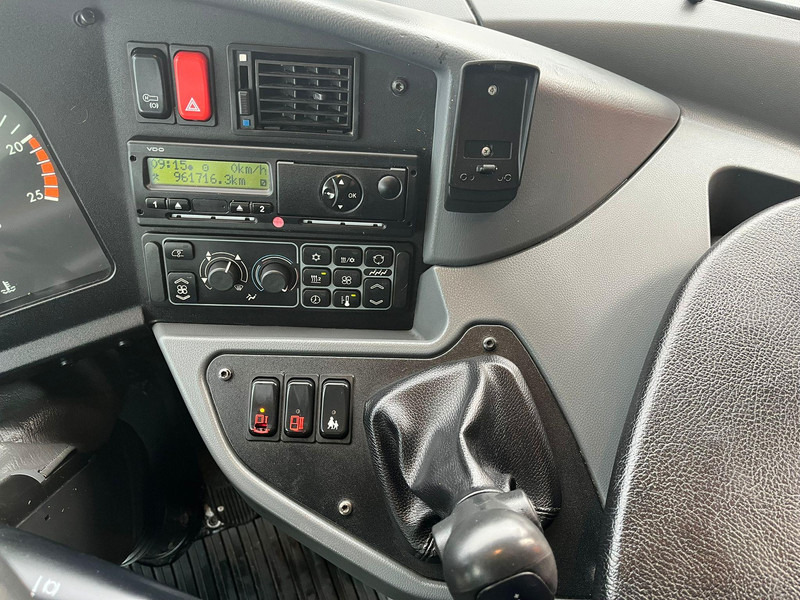 Setra S 417 UL 6x2*4 AC / AUXILIARY HEATER / WC / WHEELCHAIR LIFT leasing Setra S 417 UL 6x2*4 AC / AUXILIARY HEATER / WC / WHEELCHAIR LIFT: obrázek 12 Setra S 417 UL 6x2*4 AC / AUXILIARY HEATER / WC / WHEELCHAIR LIFT leasing Setra S 417 UL 6x2*4 AC / AUXILIARY HEATER / WC / WHEELCHAIR LIFT: obrázek 12