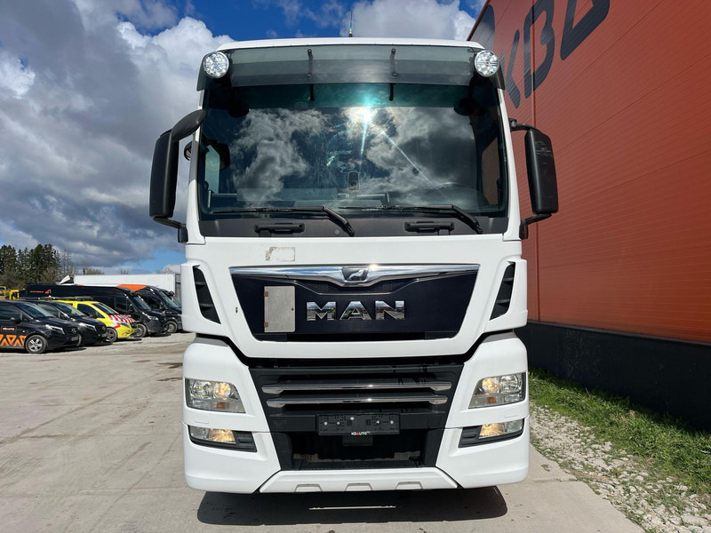 MAN TGX 28.500 6x2 XXL / HYDRAULICS / INTARDER / DOUBLE BOGIE - Tahač: obrázek 3 MAN TGX 28.500 6x2 XXL / HYDRAULICS / INTARDER / DOUBLE BOGIE - Tahač: obrázek 3