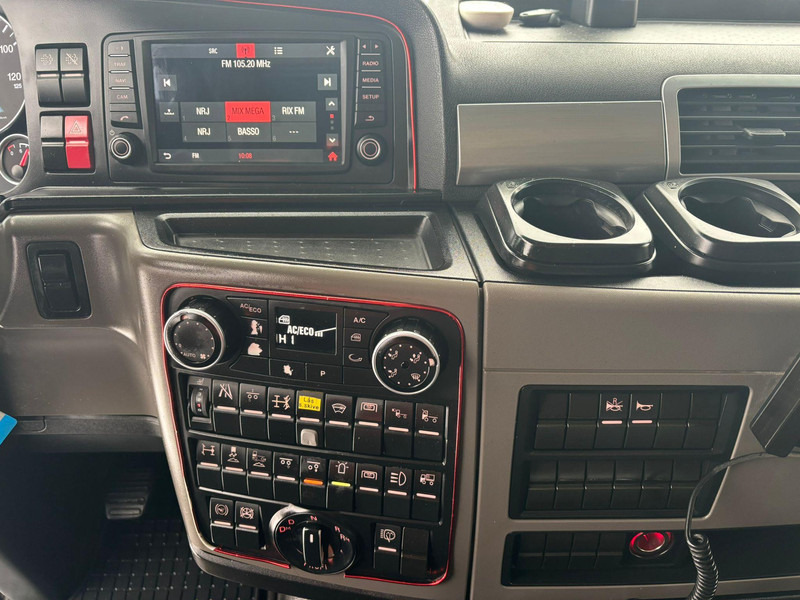 Tahač MAN TGX 28.580 6x2 XXL CAB / INTARDER / DOUBLE BOGIE: obrázek 18 Tahač MAN TGX 28.580 6x2 XXL CAB / INTARDER / DOUBLE BOGIE: obrázek 18