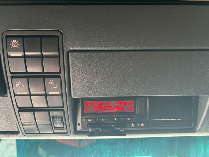 Tahač MAN TGX 28.580 6x2 XXL CAB / INTARDER / DOUBLE BOGIE: obrázek 19 Tahač MAN TGX 28.580 6x2 XXL CAB / INTARDER / DOUBLE BOGIE: obrázek 19