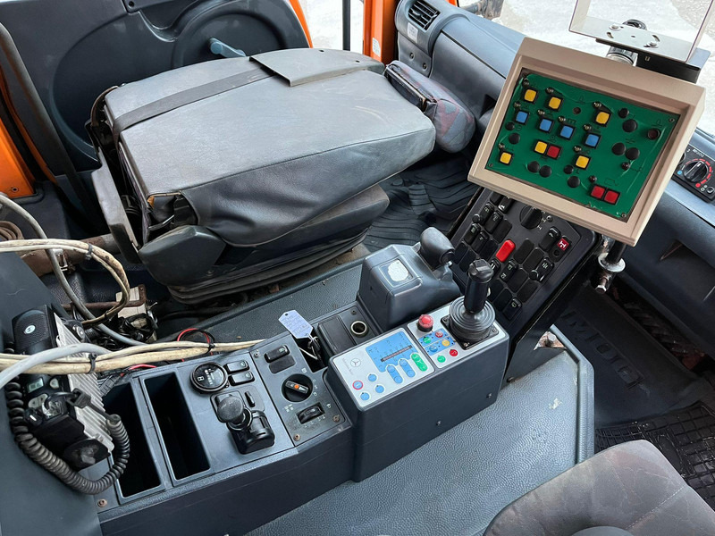 Zametací vůz Unimog U 300 4x4 TRILETY SK / 6918 hours: obrázek 20
