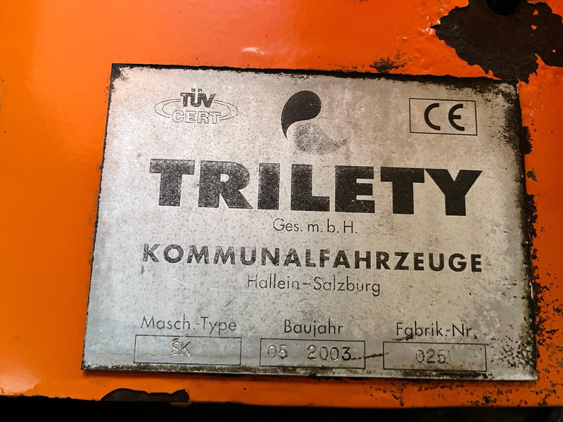 Zametací vůz Unimog U 300 4x4 TRILETY SK / 6918 hours: obrázek 15