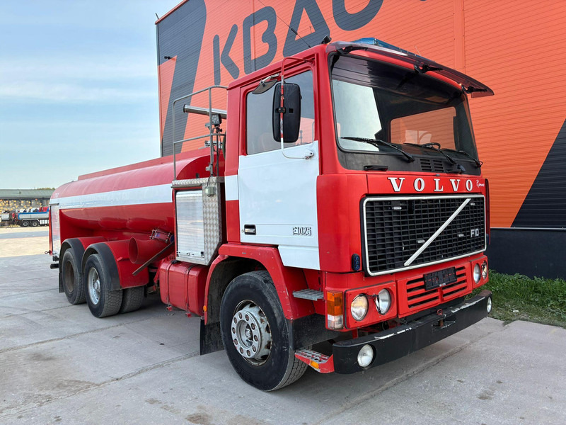 Volvo F 10 6x2 Ruberg / 2700 l/min / tanks 9000 I + 1000 l - Hasičský vůz: obrázek 4 Volvo F 10 6x2 Ruberg / 2700 l/min / tanks 9000 I + 1000 l - Hasičský vůz: obrázek 4