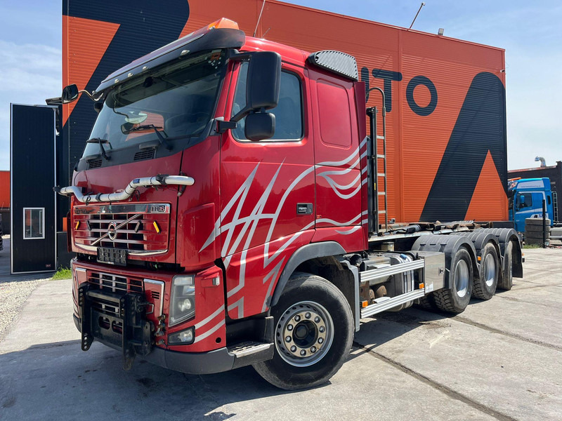 Volvo FH 16 700 8x4*4 HIAB XR 24 ton / L=5800 mm - Hákový nosič kontejnerů: obrázek 2 Volvo FH 16 700 8x4*4 HIAB XR 24 ton / L=5800 mm - Hákový nosič kontejnerů: obrázek 2