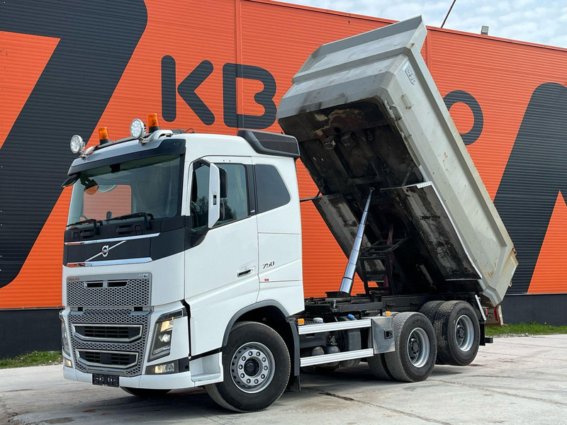 Volvo FH 16 750 6x4 RETARDER / TANDEM AXLE LIFT / BIG AXLES / BOX L=4701 mm - Sklápěč: obrázek 2 Volvo FH 16 750 6x4 RETARDER / TANDEM AXLE LIFT / BIG AXLES / BOX L=4701 mm - Sklápěč: obrázek 2