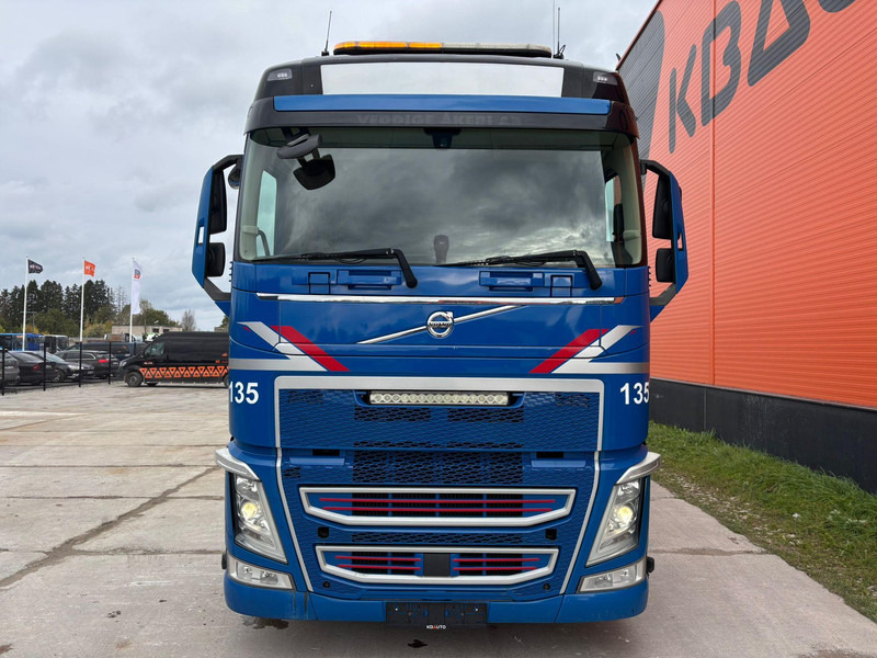 Volvo FH 500 8x4*4 FOR SALE AS CHASSIS / GCW 70 ton / PTO / CHASSIS L=6420 mm - Podvozek s kabinou: obrázek 3 Volvo FH 500 8x4*4 FOR SALE AS CHASSIS / GCW 70 ton / PTO / CHASSIS L=6420 mm - Podvozek s kabinou: obrázek 3