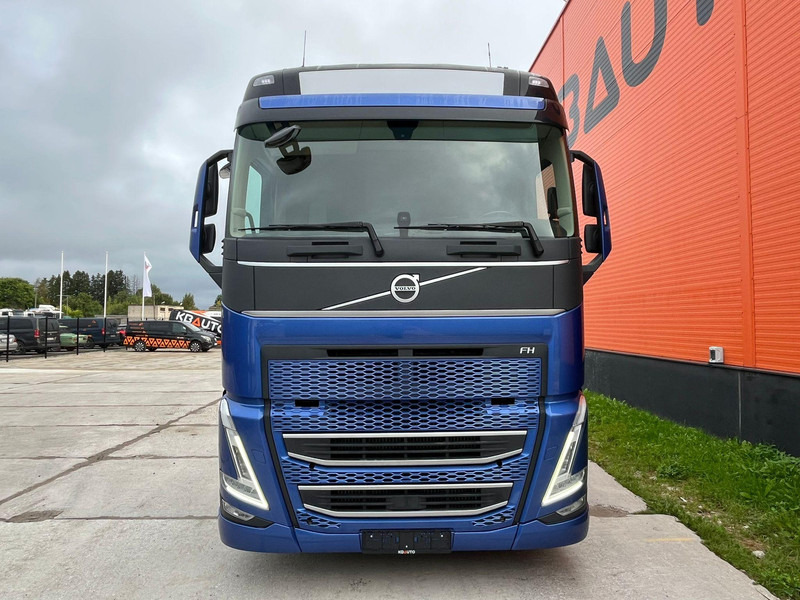 Volvo FH 500 8x4*4 GLOBE XL / RETARDER / CHASSIS L=7589 mm - Podvozek s kabinou: obrázek 2 Volvo FH 500 8x4*4 GLOBE XL / RETARDER / CHASSIS L=7589 mm - Podvozek s kabinou: obrázek 2
