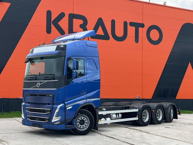 Volvo FH 500 8x4*4 GLOBE XL / RETARDER / CHASSIS L=7589 mm - Podvozek s kabinou: obrázek 1 Volvo FH 500 8x4*4 GLOBE XL / RETARDER / CHASSIS L=7589 mm - Podvozek s kabinou: obrázek 1