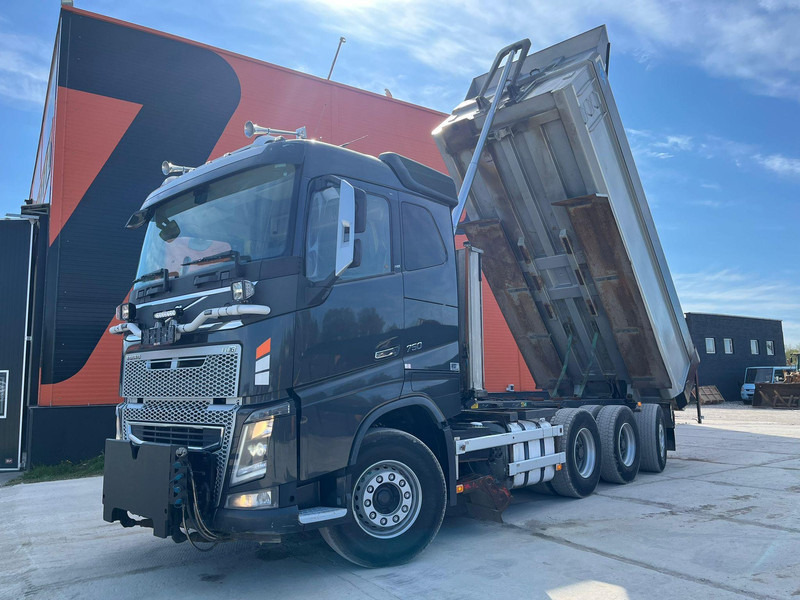Volvo FH 750 8x4*4 UNDERBODY SCRAPER / RETARDER / BOX L=5940 mm - Sklápěč: obrázek 2 Volvo FH 750 8x4*4 UNDERBODY SCRAPER / RETARDER / BOX L=5940 mm - Sklápěč: obrázek 2