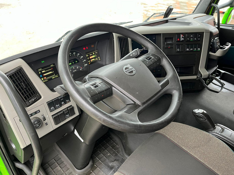 Chladírenský nákladní automobil Volvo FM 370 6x2*4 SUPRA 850 / BOX L=7430 mm: obrázek 15
