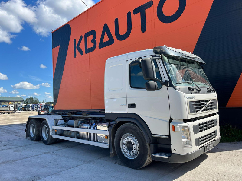 Volvo FM 420 6x4 HIAB 20 ton / L=5600 mm - Hákový nosič kontejnerů: obrázek 4 Volvo FM 420 6x4 HIAB 20 ton / L=5600 mm - Hákový nosič kontejnerů: obrázek 4
