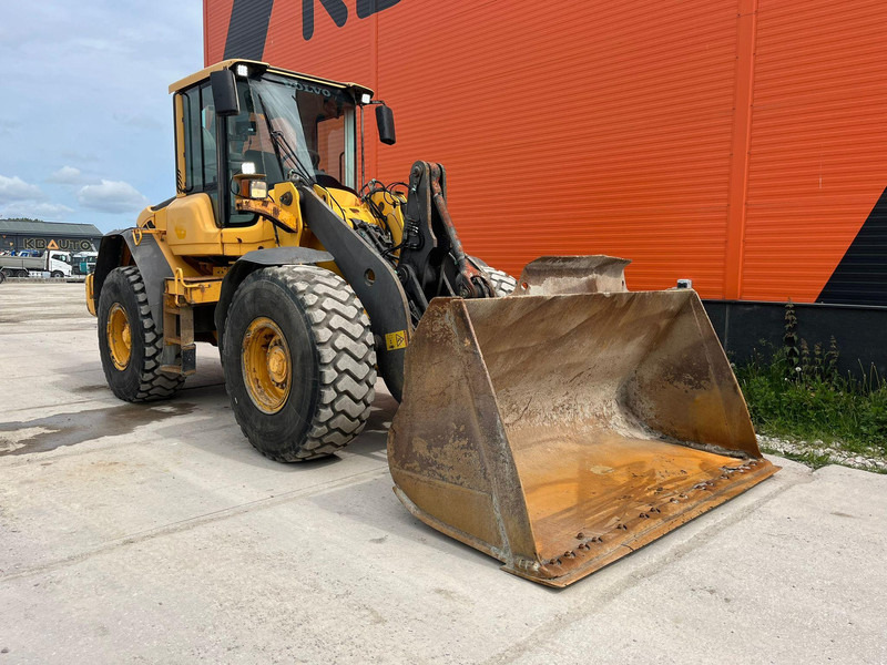 Volvo L 90 F 4x4 CENTRAL LUBRICATION / AC - Kolový nakladač: obrázek 4 Volvo L 90 F 4x4 CENTRAL LUBRICATION / AC - Kolový nakladač: obrázek 4