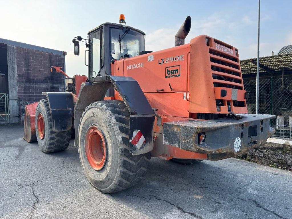 Hitachi LX290E - Kolový nakladač: obrázek 2 Hitachi LX290E - Kolový nakladač: obrázek 2