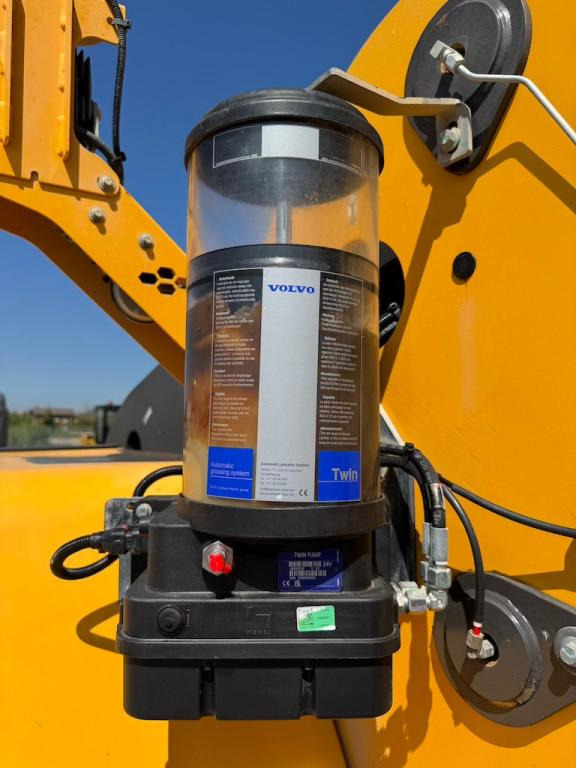 Kolový nakladač Volvo L180H: obrázek 14