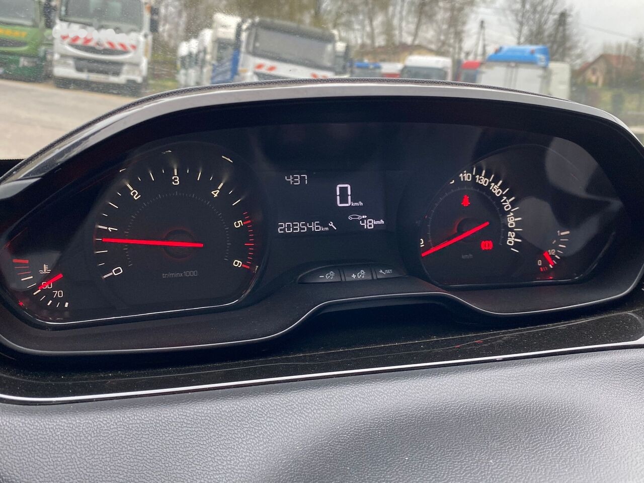 Hatchback Peugeot 208: obrázek 11