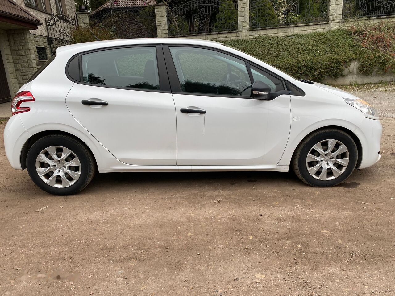 Hatchback Peugeot 208: obrázek 6